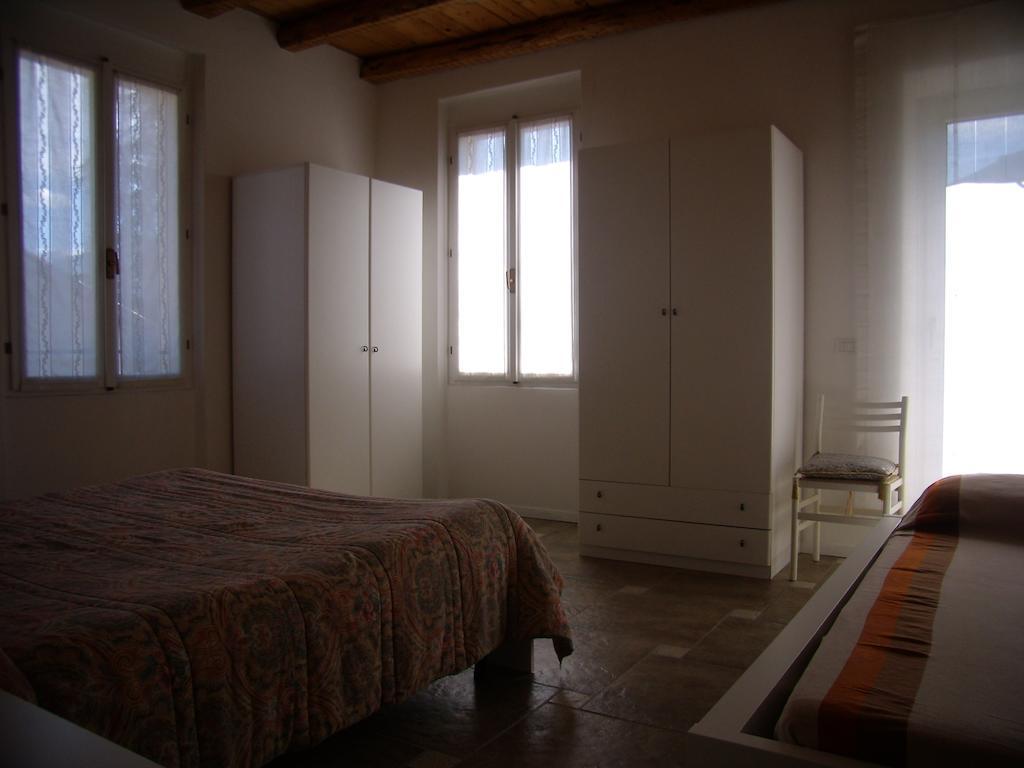 CasaVarone Riva del Garda Habitación foto
